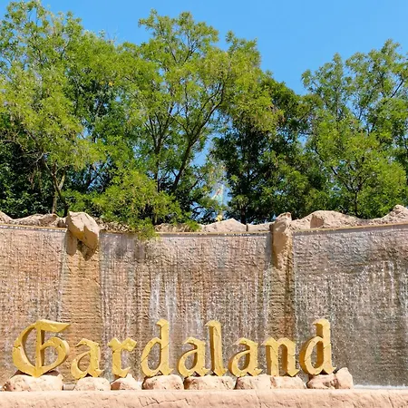 A Due Passi Da Gardaland Castelnuovo del Garda